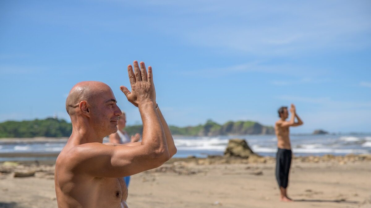 Qigong vs Yoga: Key Differences, Benefits, and How to Practice Both
